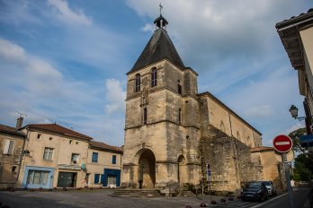 Parvis de l'église de Créon